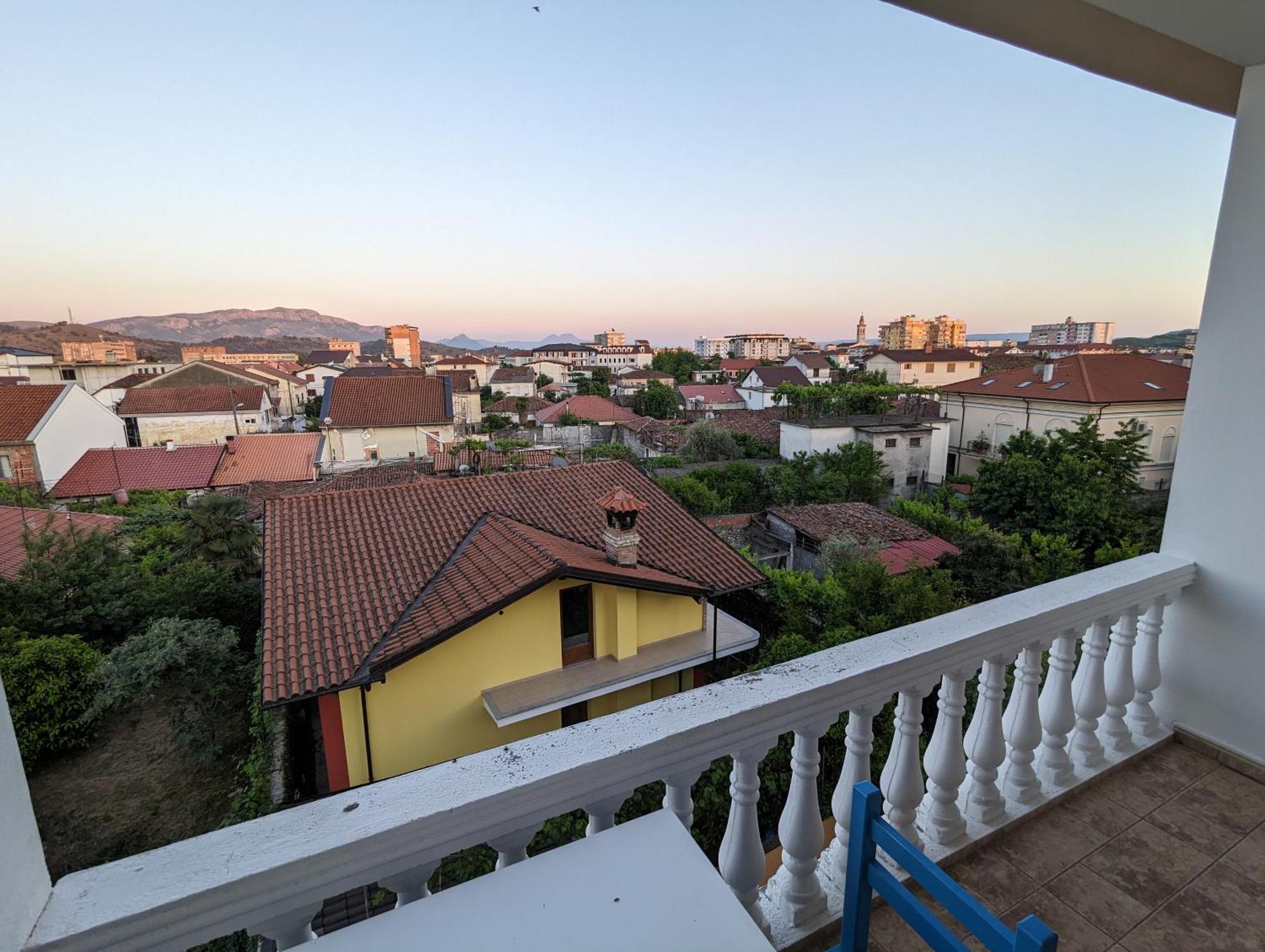 Tias Hostel Shkoder Ngoại thất bức ảnh