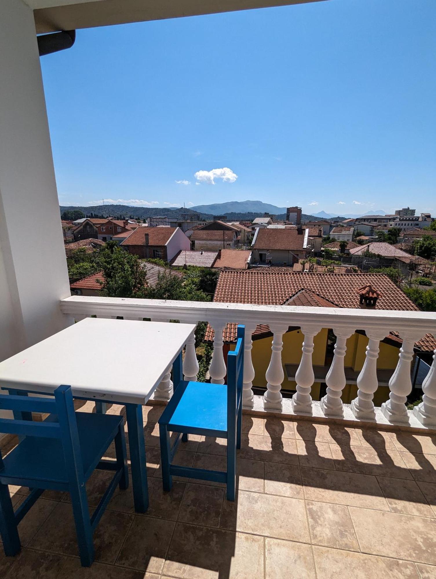 Tias Hostel Shkoder Ngoại thất bức ảnh