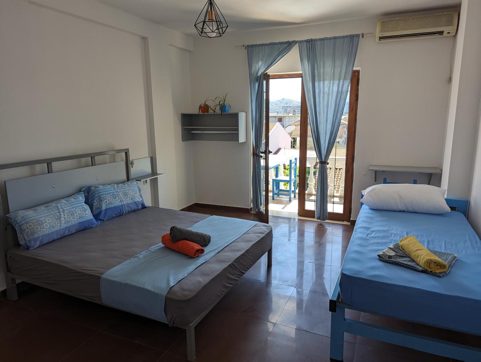 Tias Hostel Shkoder Ngoại thất bức ảnh