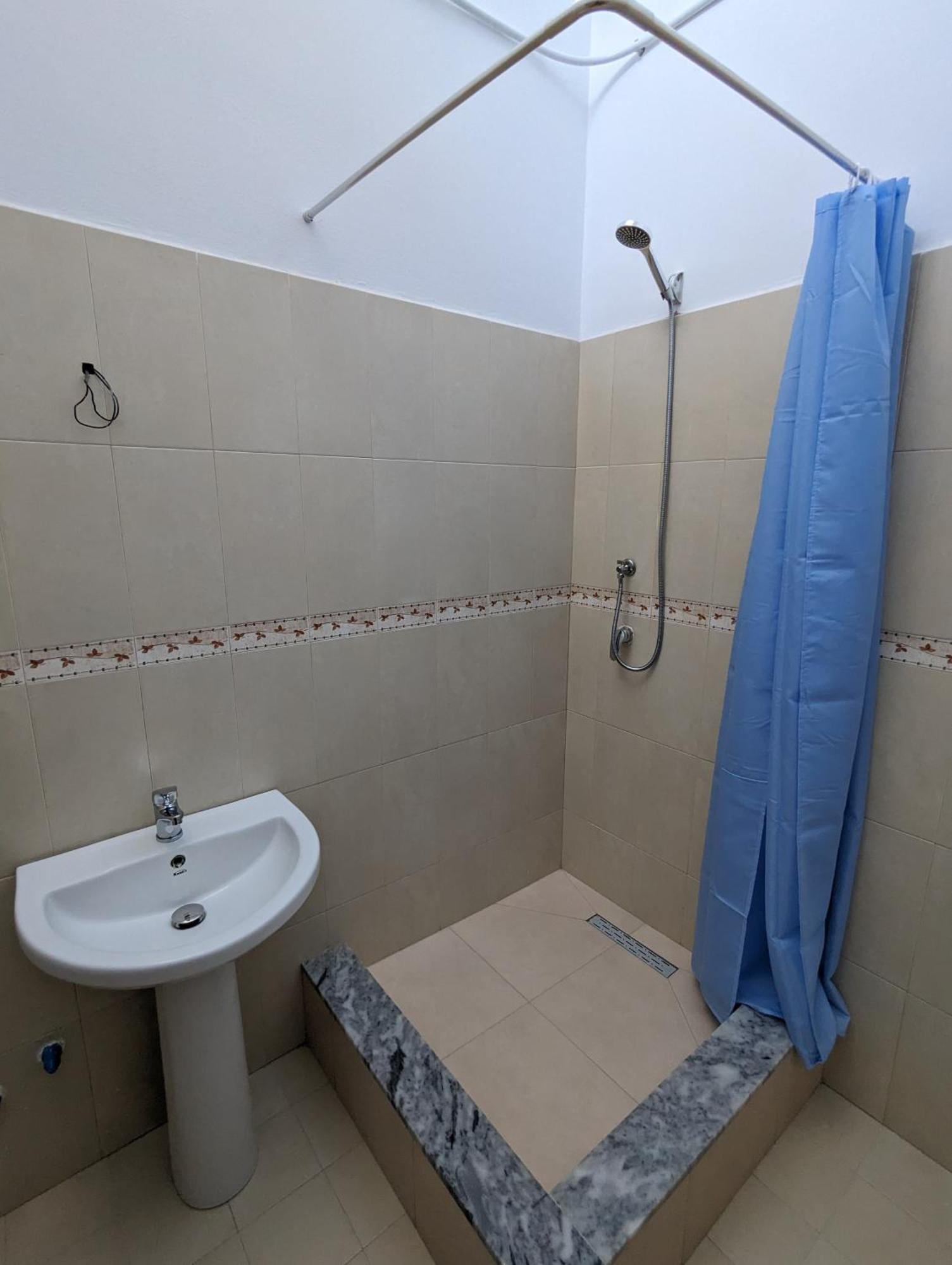 Tias Hostel Shkoder Ngoại thất bức ảnh