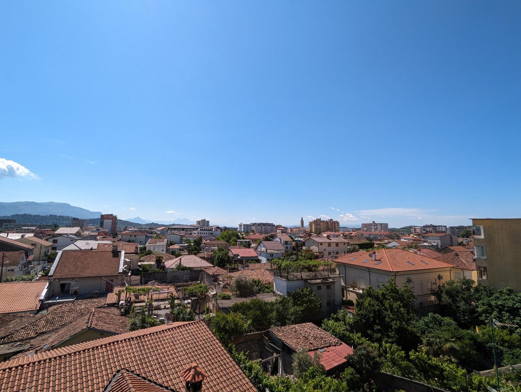 Tias Hostel Shkoder Ngoại thất bức ảnh