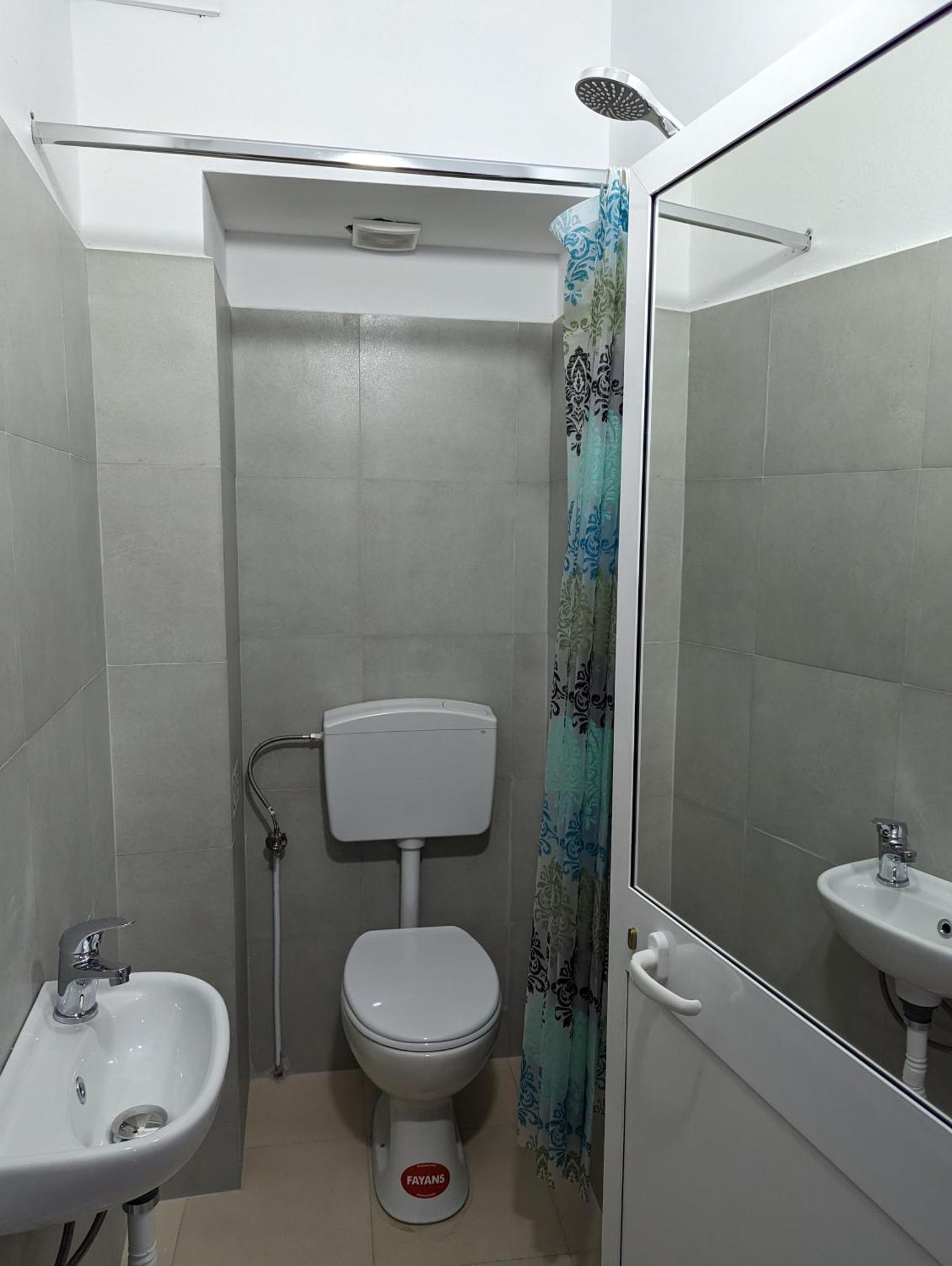 Tias Hostel Shkoder Ngoại thất bức ảnh