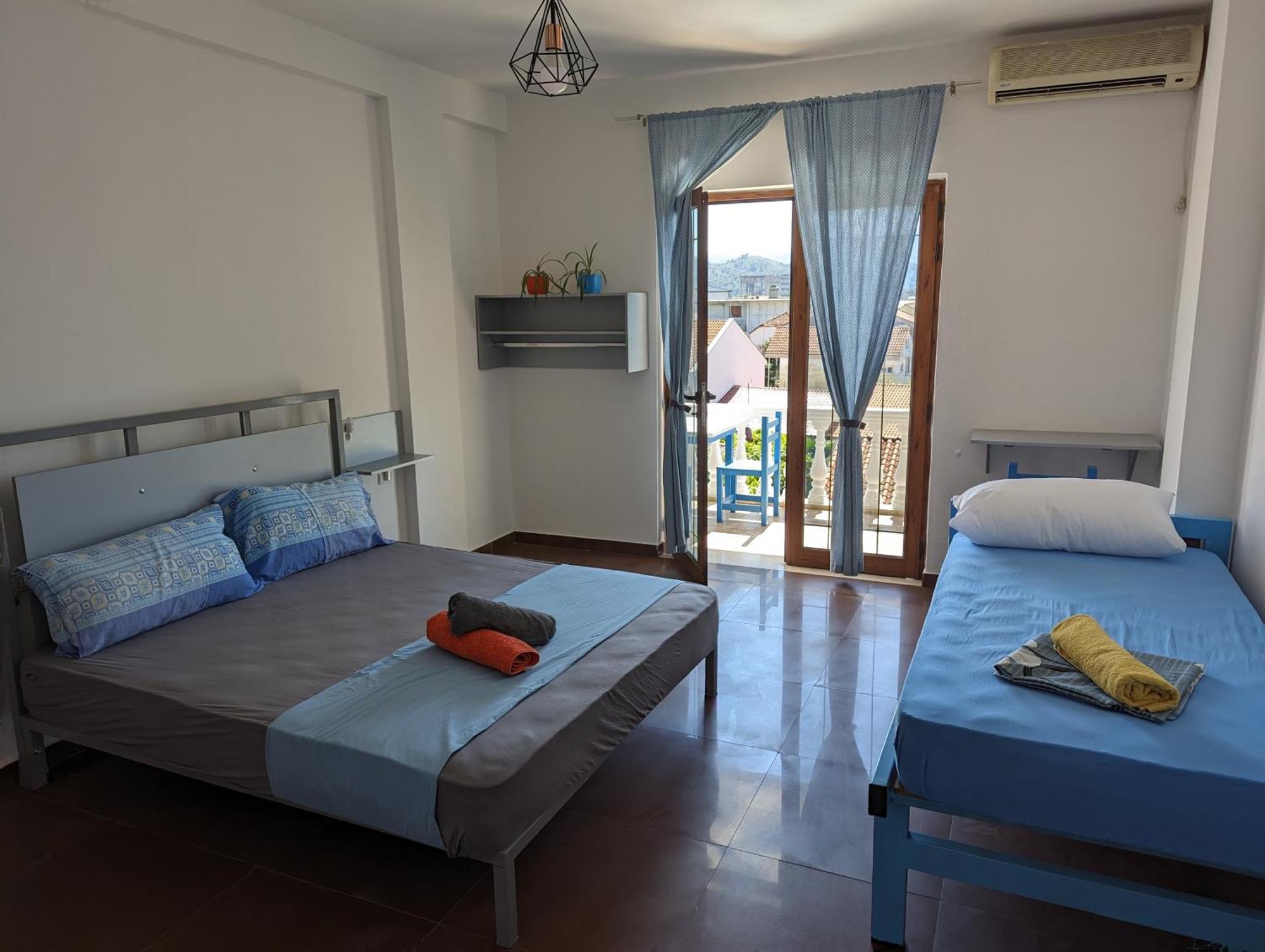 Tias Hostel Shkoder Ngoại thất bức ảnh
