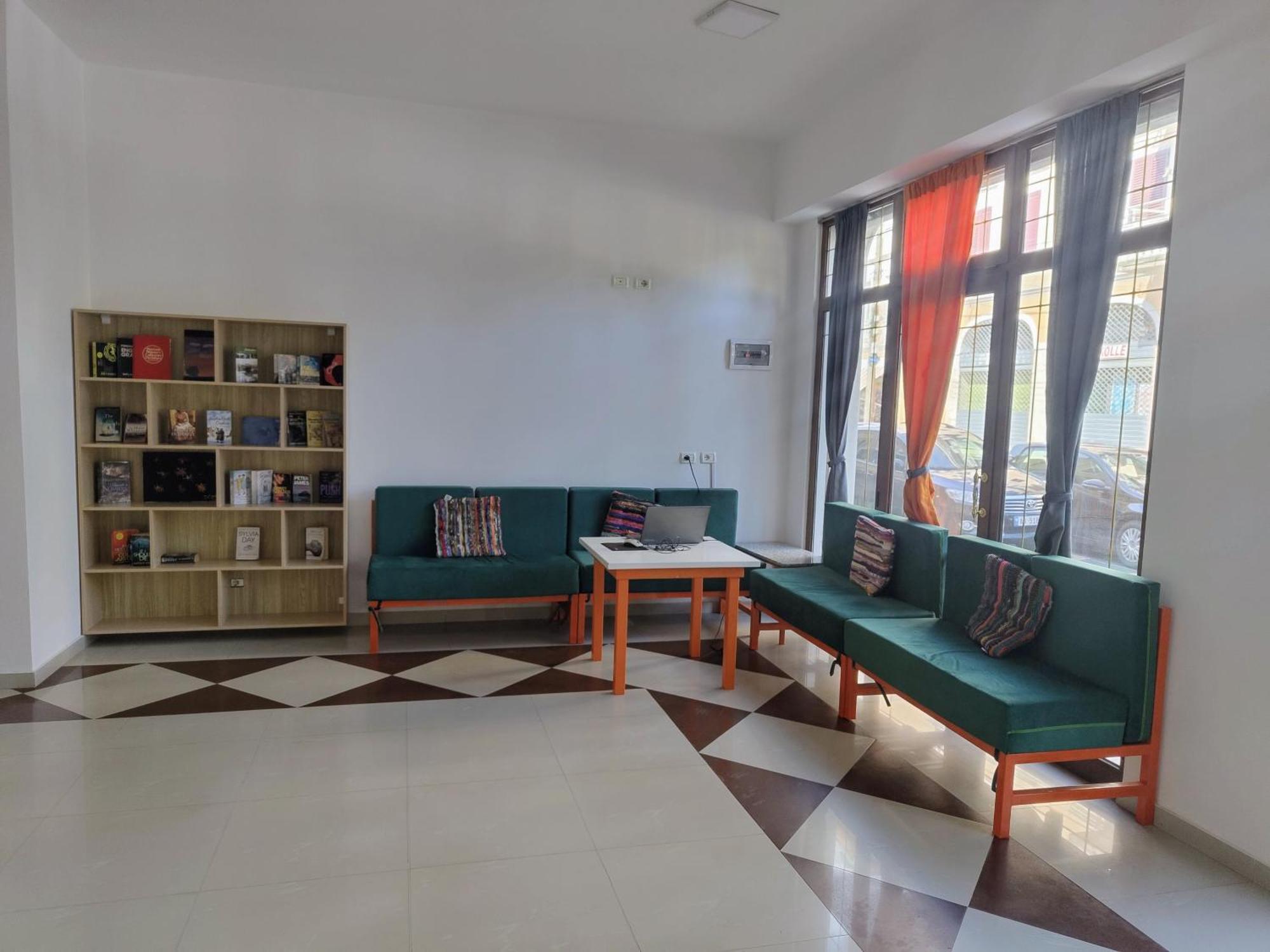 Tias Hostel Shkoder Ngoại thất bức ảnh
