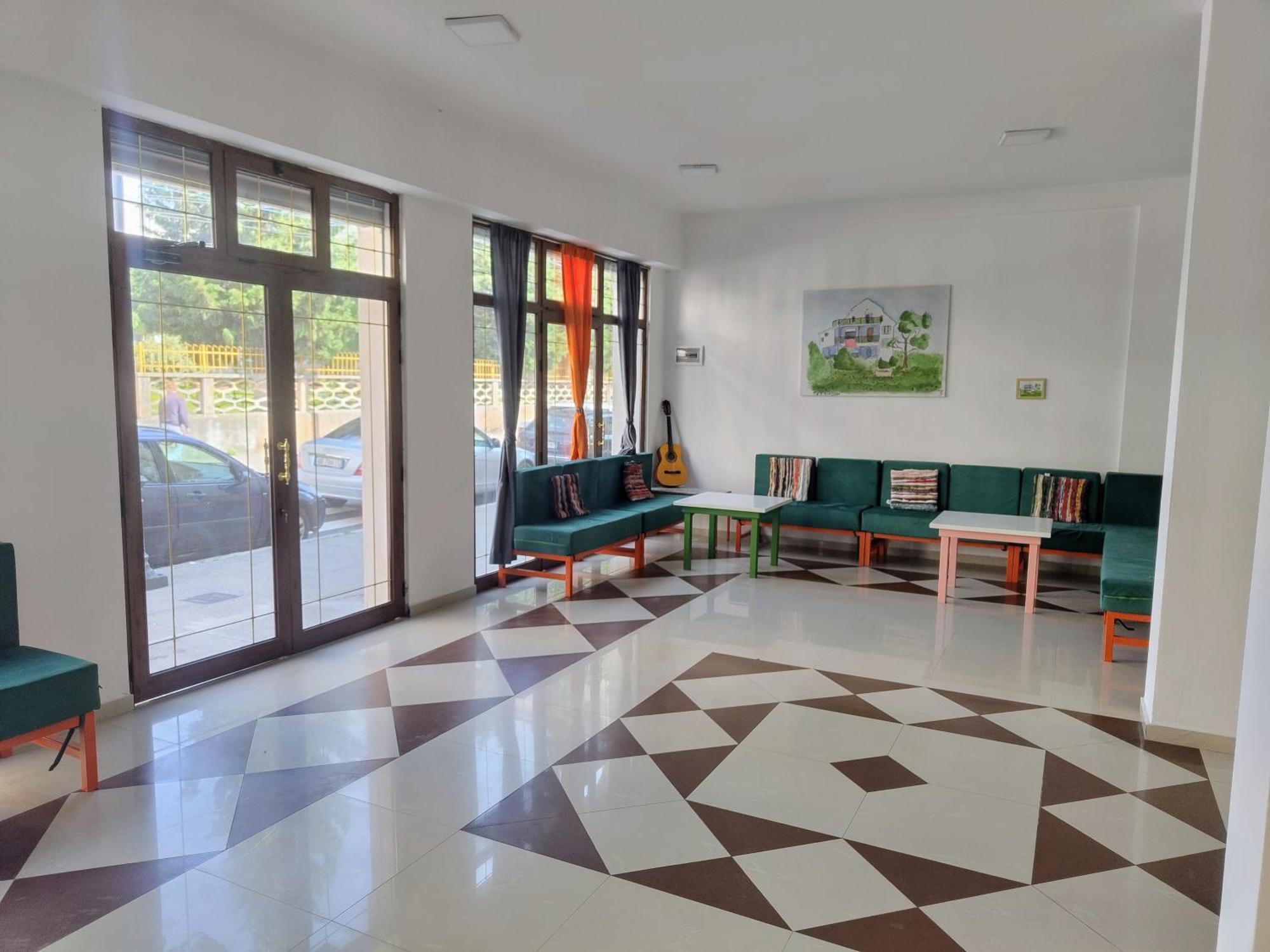 Tias Hostel Shkoder Ngoại thất bức ảnh