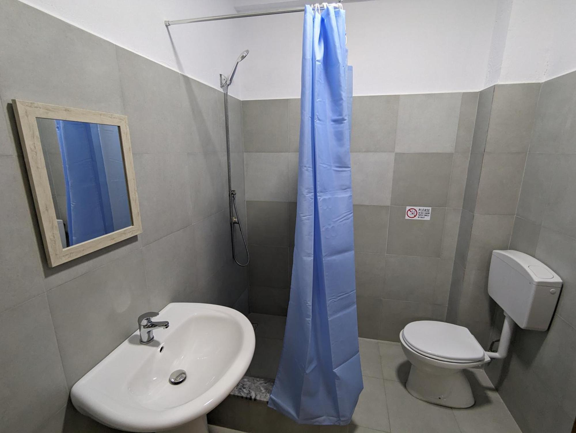 Tias Hostel Shkoder Ngoại thất bức ảnh