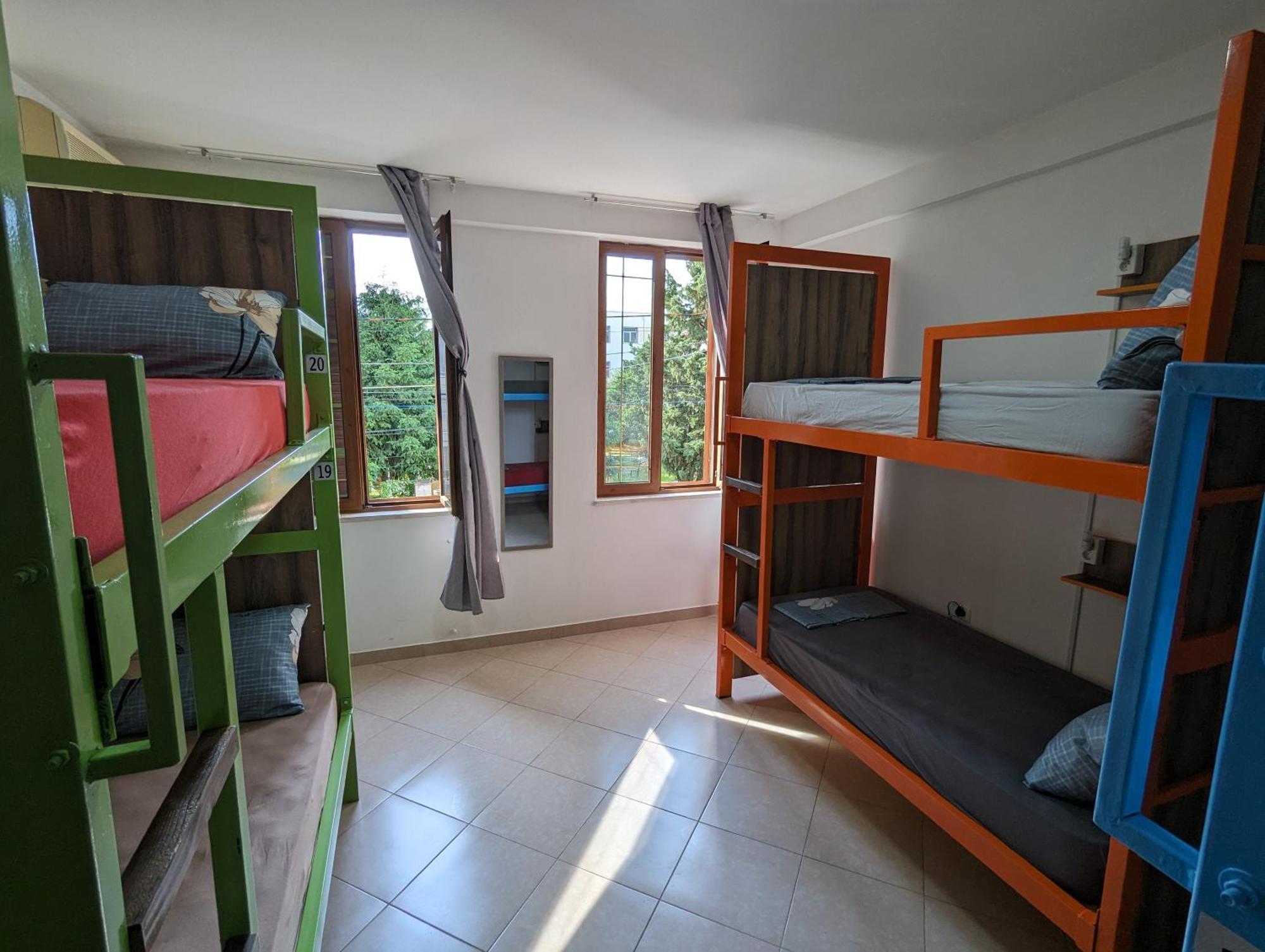 Tias Hostel Shkoder Ngoại thất bức ảnh