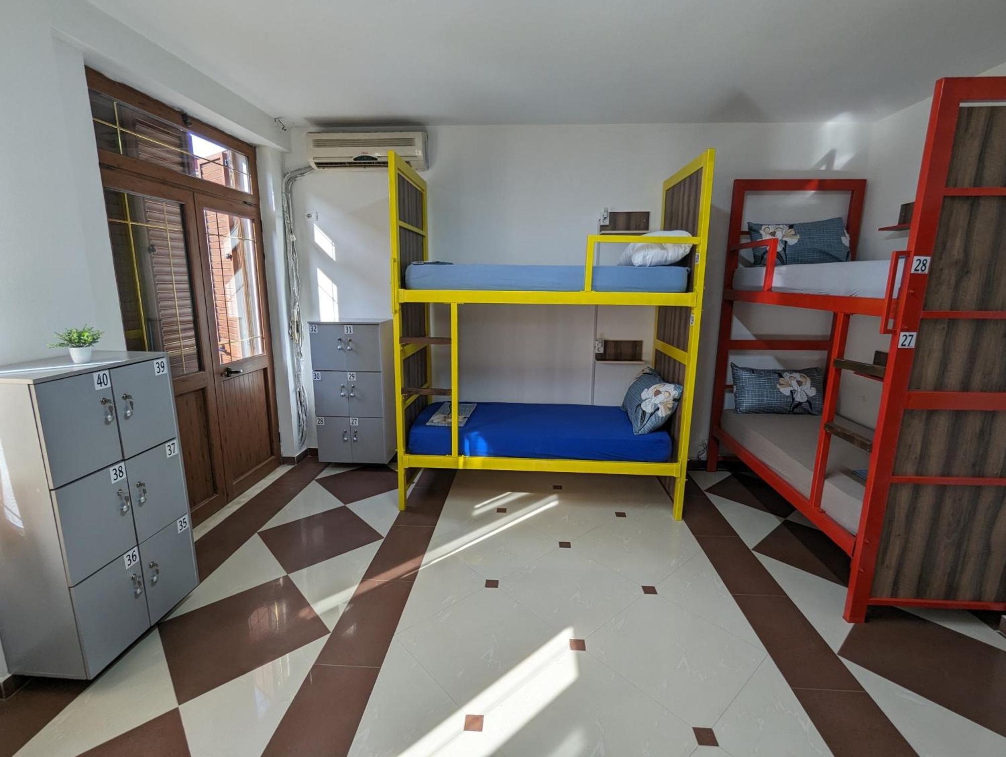 Tias Hostel Shkoder Ngoại thất bức ảnh