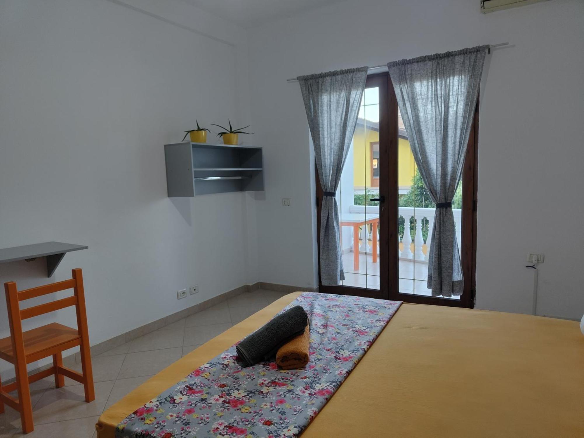 Tias Hostel Shkoder Ngoại thất bức ảnh