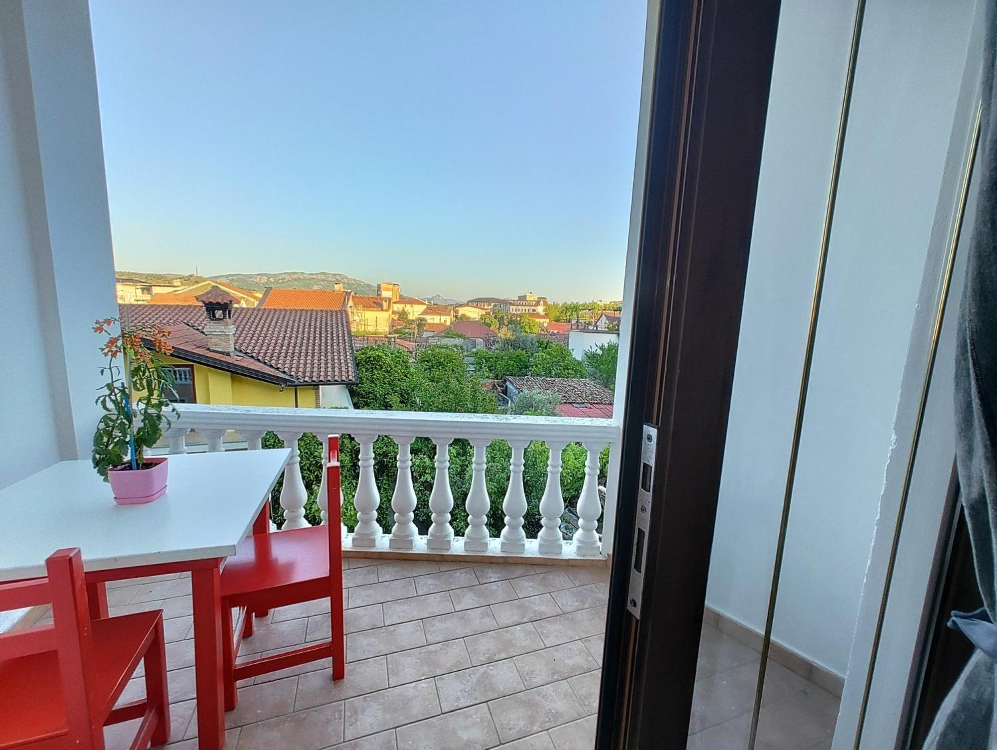 Tias Hostel Shkoder Ngoại thất bức ảnh